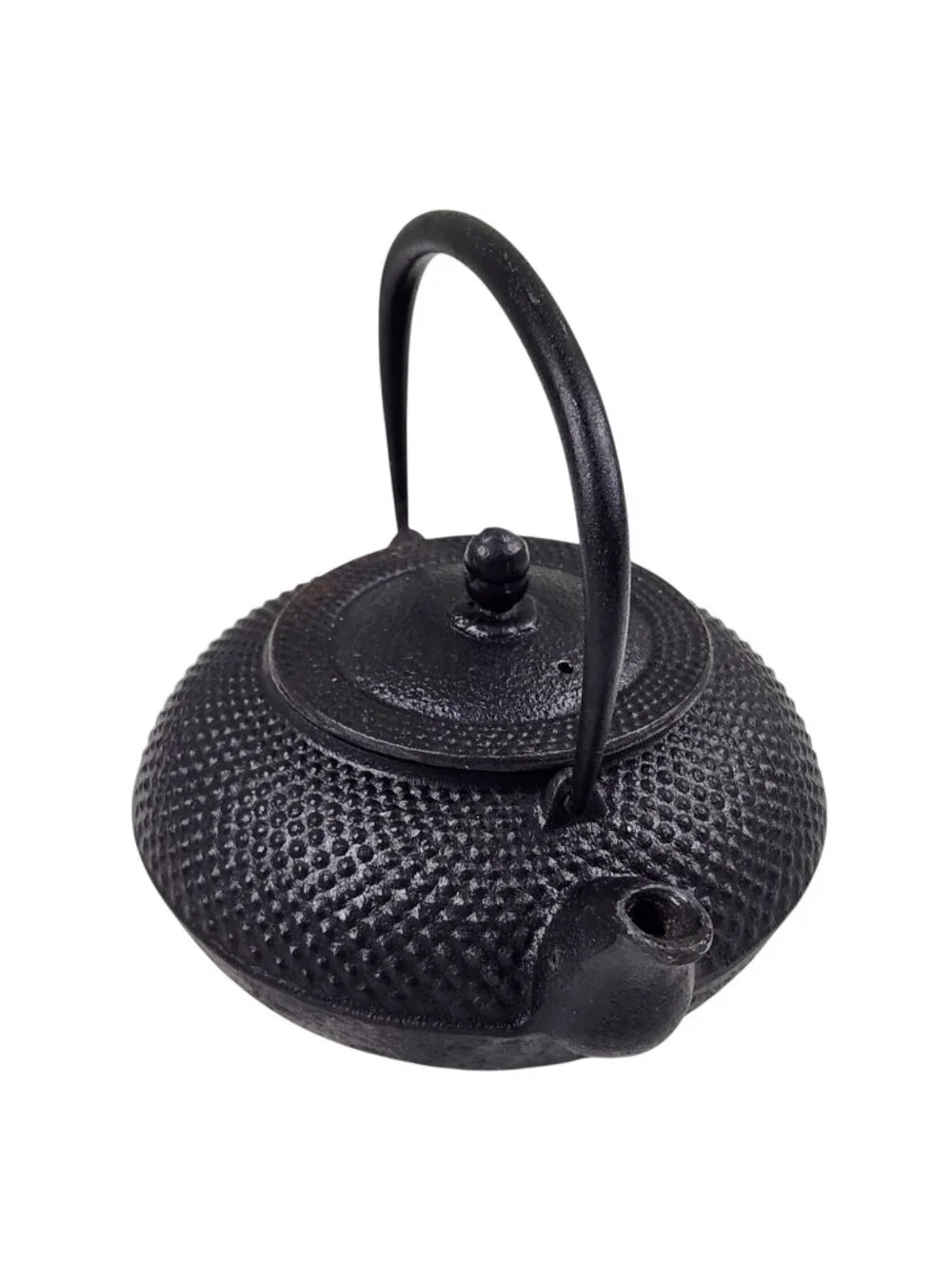 Small Black Cast Iron Teapot w/ Infuser – Textured Japanese‑Style Design